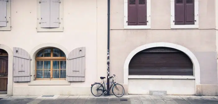 commuters bike parked on light post